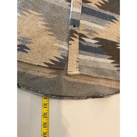 Vintage-Inspired Aztec Print Button-Up Shirt Medium - Picture 6 of 8